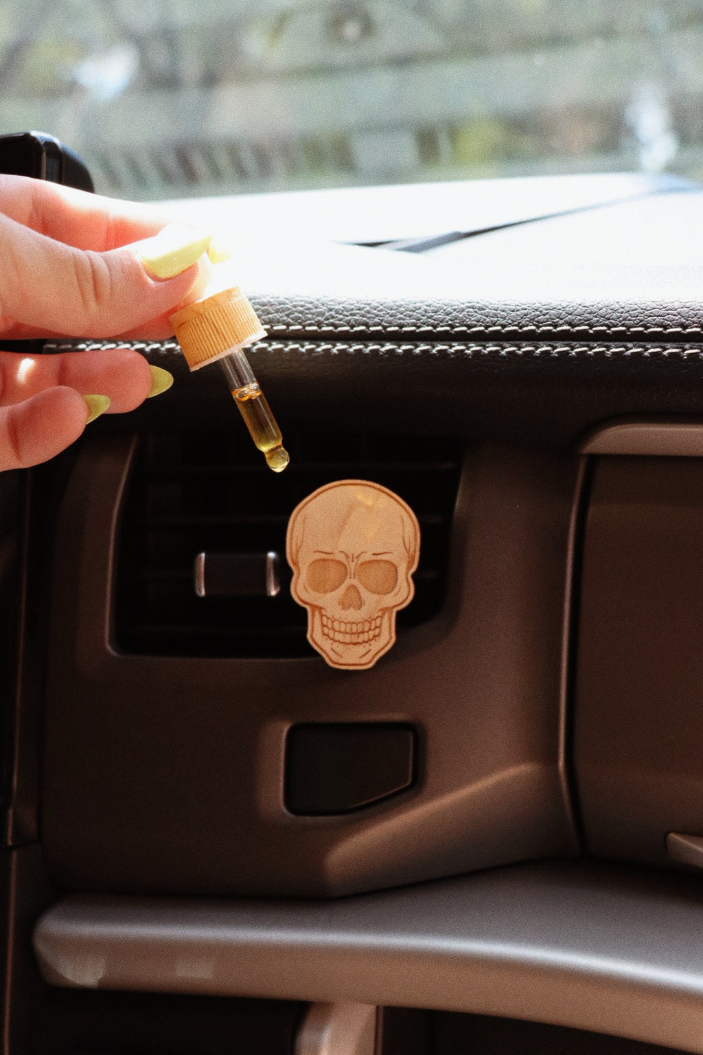 Skull Wood Essential Oil Air Vent Diffuser