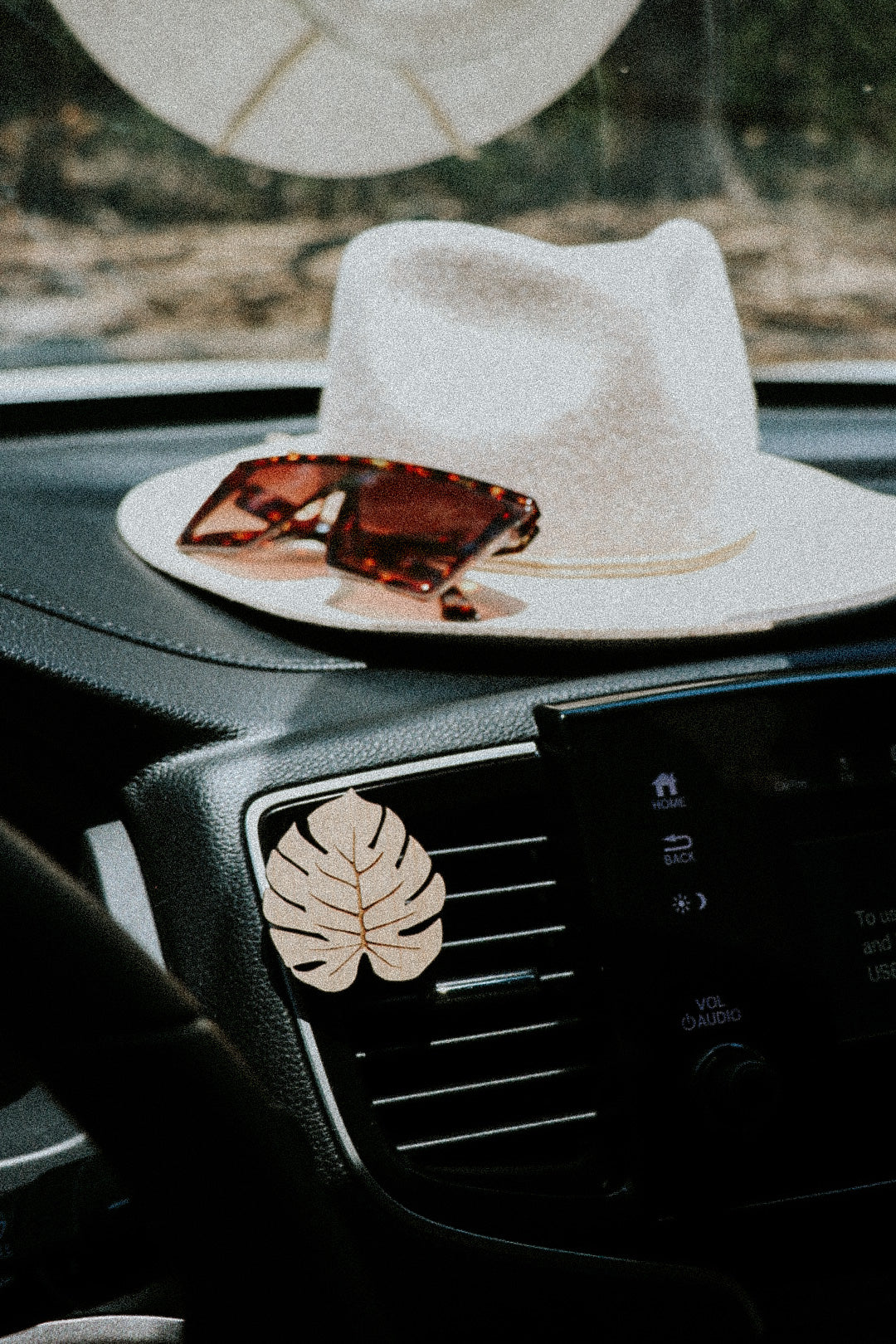 Monstera Leaf Car Air Vent Diffuser
